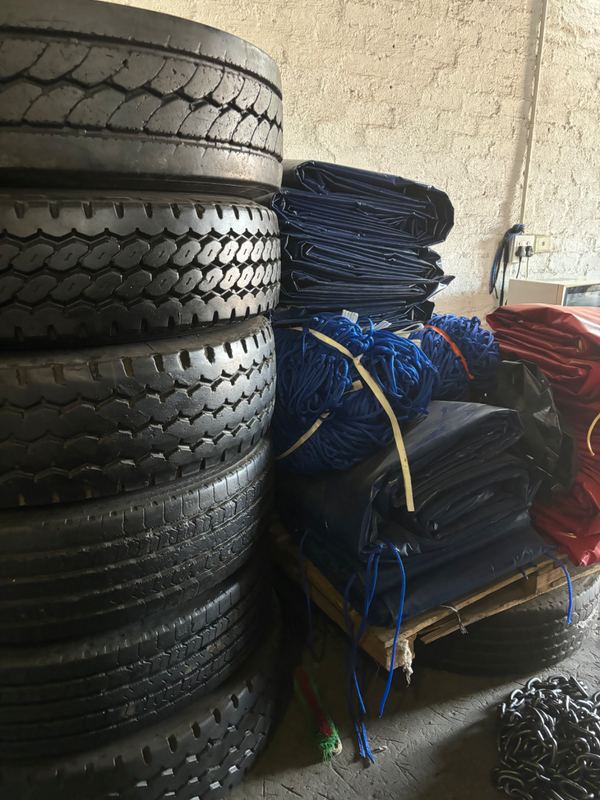 12R22.5 ,315/80R22,5 ,385supersingles &amp; 11R22.5 TRUCK N TRAILER TYRES