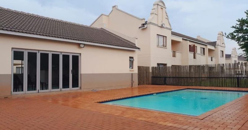 1 BEDROOM TOWNHOUSE IN GOLF ESTATE FOR SALE