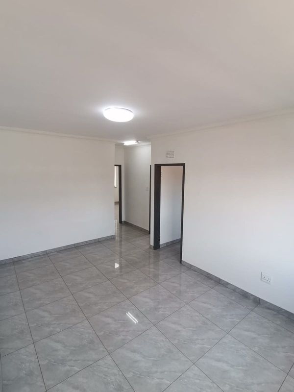 3 Bedroom Apartment with Balcony in Actonville