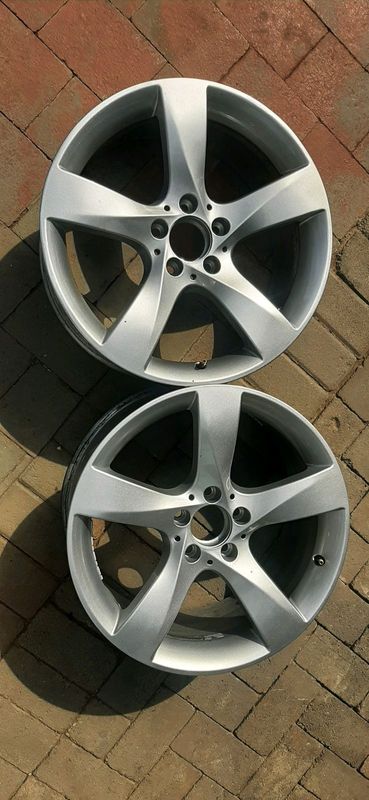 Mercedes benz 18inch mags used 2x only, 8j and 8 5j selling both for r3500 and each for r1950