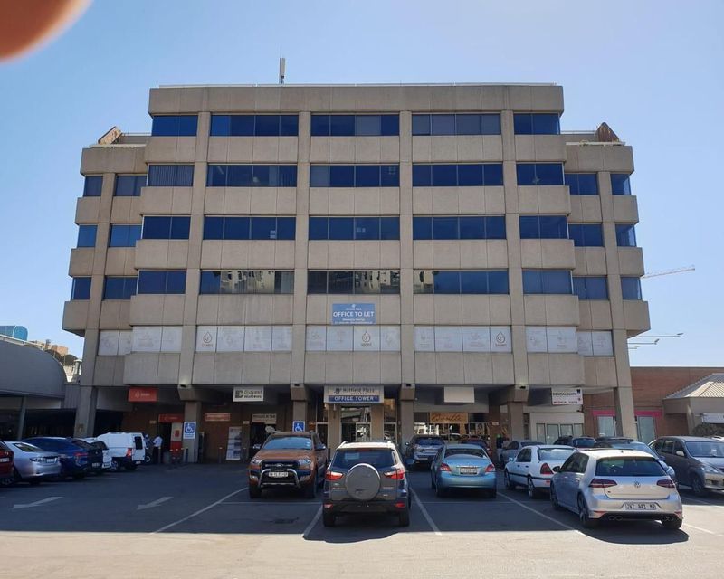 LARGE 135 SQM OFFICE SUITE TO LEASE WITHIN HATFIELD PLAZA IN THE BUSINESS HUB OF PRETORIA