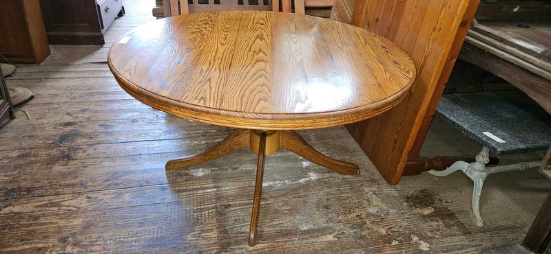 Oak Round Dining Table