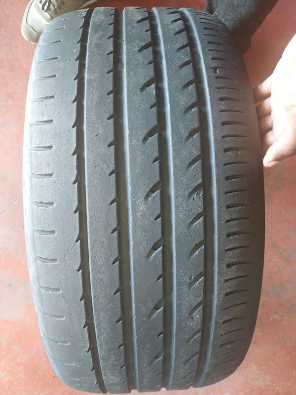 One 235 35 19 Yokohama tyre available for sale