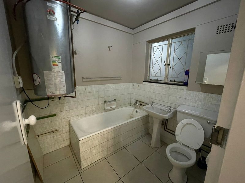 1.5 bed flat for sale Ferndale R 530 000