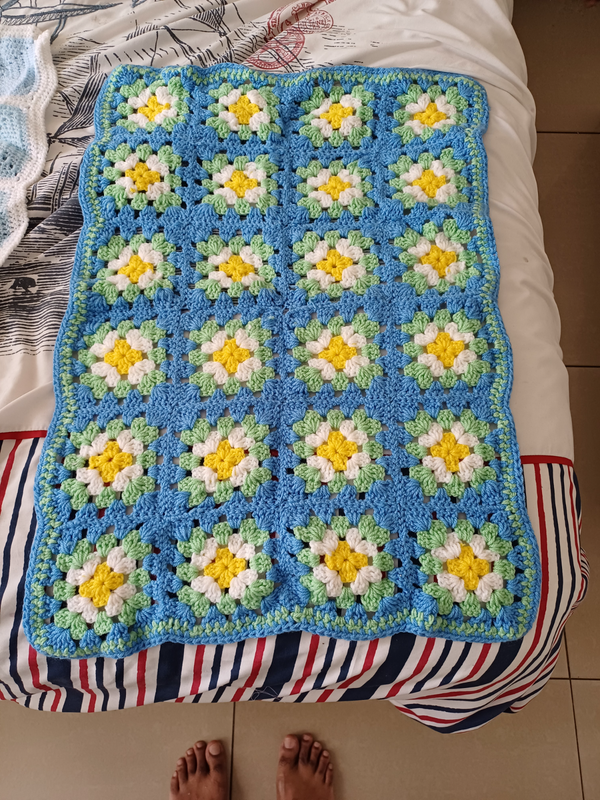 Baby blanket Hand knitted.