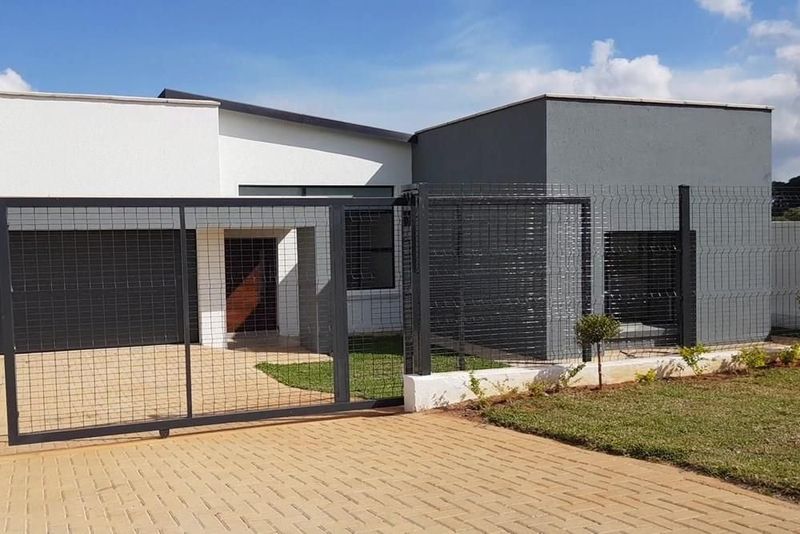 Modern and Stylish Family Home for sale in Riverside Estate, Tzaneen