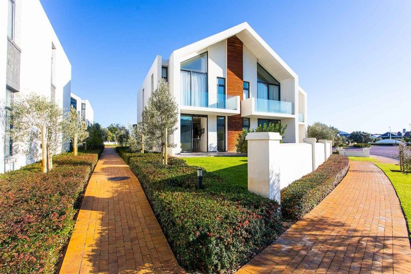 Welcome to picture-perfect living on Val de Vie Estate