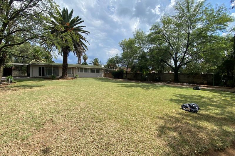3-Bedroom Family Home with Flatlet for Sale in Sasolburg Central