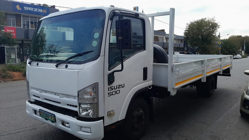 Isuzu nqr 500 dropside in an immaculate condition for sale at an affordable amount