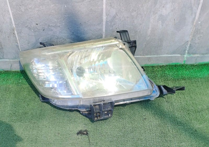 Toyota hilux d4d right front headlamp