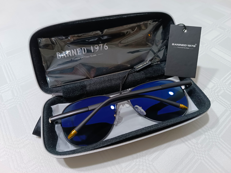 Brand New Polarized Aviator Sunglasses Gift Set And Accessories UV400