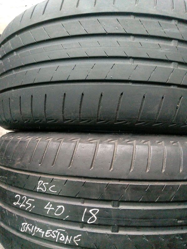 2x 225/40/18 run flat Bridgestone Tyres 85%tread excellent conditions