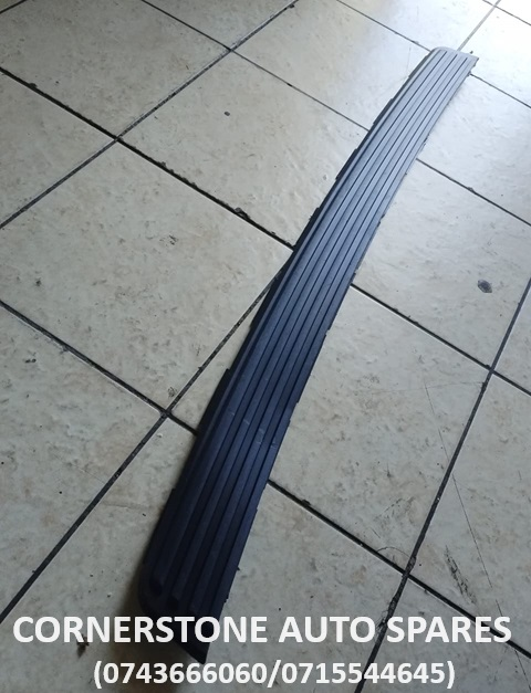 LAND ROVER DISCOVERY 3/4 REAR BUMPER STEP PAD