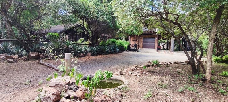 3 Bed, 3 Bath Home with flatlet for sale in Marloth Park!