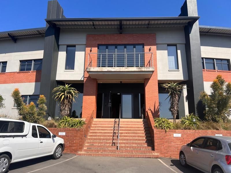 105 SQM A - GRADE OFFICE TO LET IN VICTORIA COUNTRY CLUB ESTATE. PRICE R16 800 P/M EXCL. VAT.