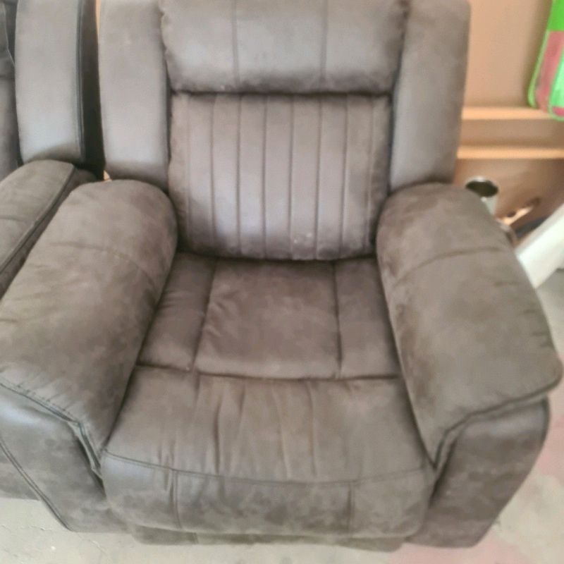 Recliner sofa