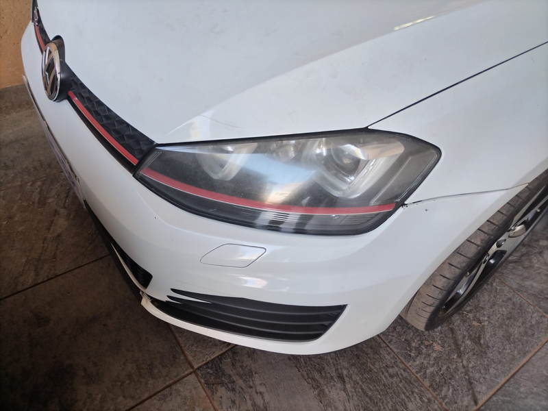 Golf 7 headlights with boxes R3500 each