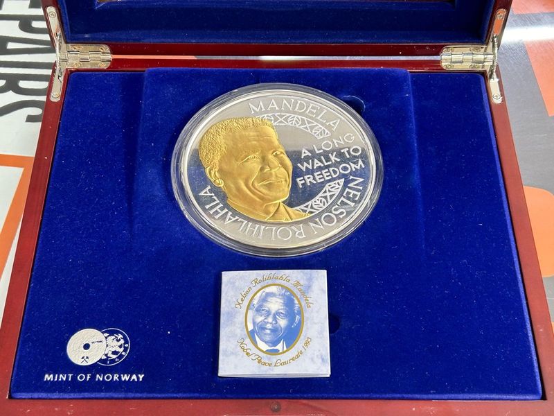 Limited Edition 1KG Nelson Mandela Fine Silver Medallion