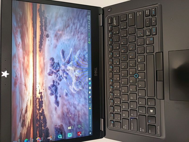 Dell Laptop 5480 - Almost New.