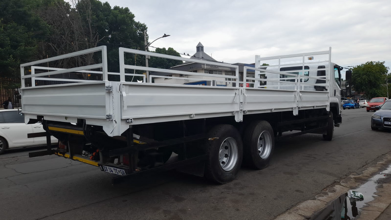 FVM 1200 tag axle dropside in a mint condition for sale at an affordable price