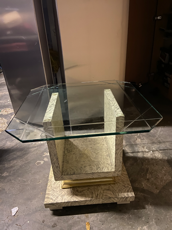 2 Display glass tables