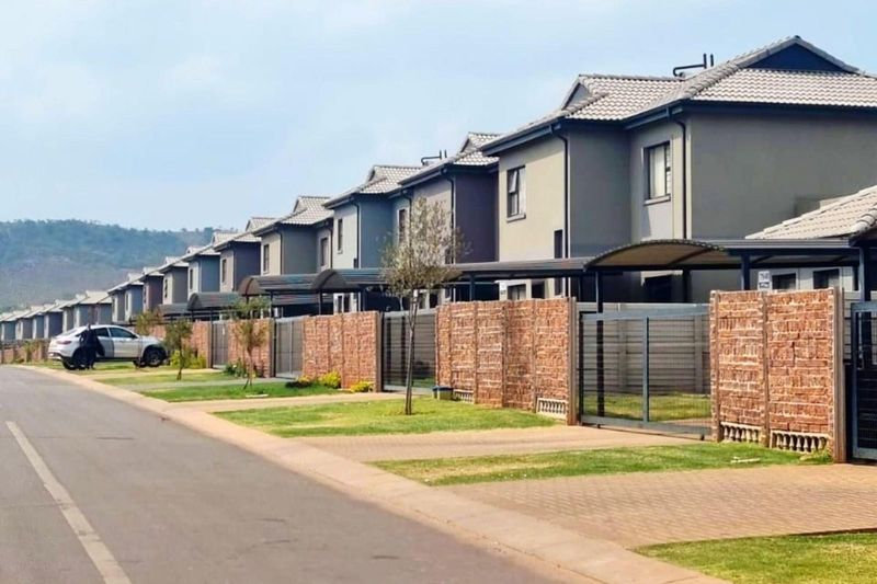 Double-story 4-bedroom house For Sale in Capital View Estate, Lotus Gardens, Pretoria West