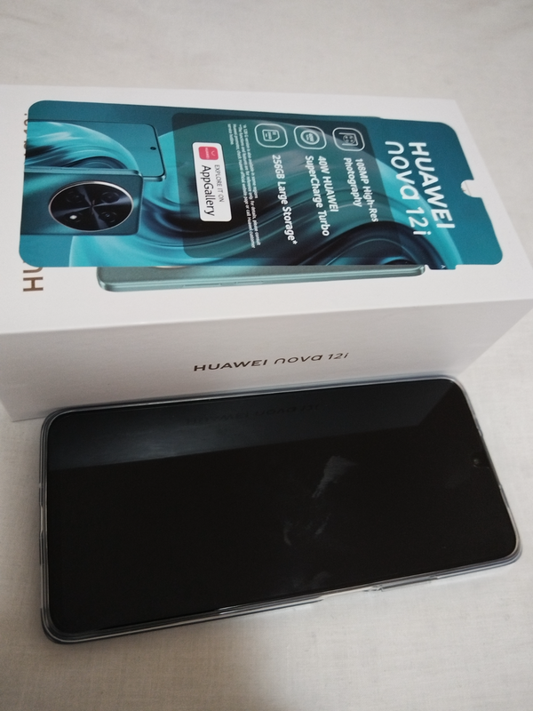 Huawei Cellphone in Box