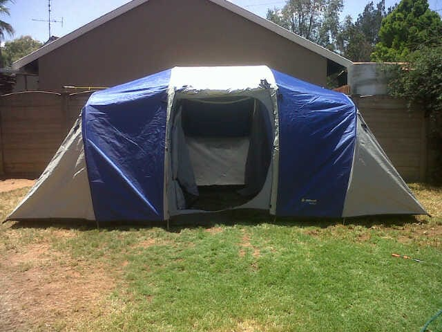 SLASHED MARCH  PRICING- OZTRAIL SEASCAPE 9 PERSON DOME TENT.  EXCELLENT REVIEWS!!