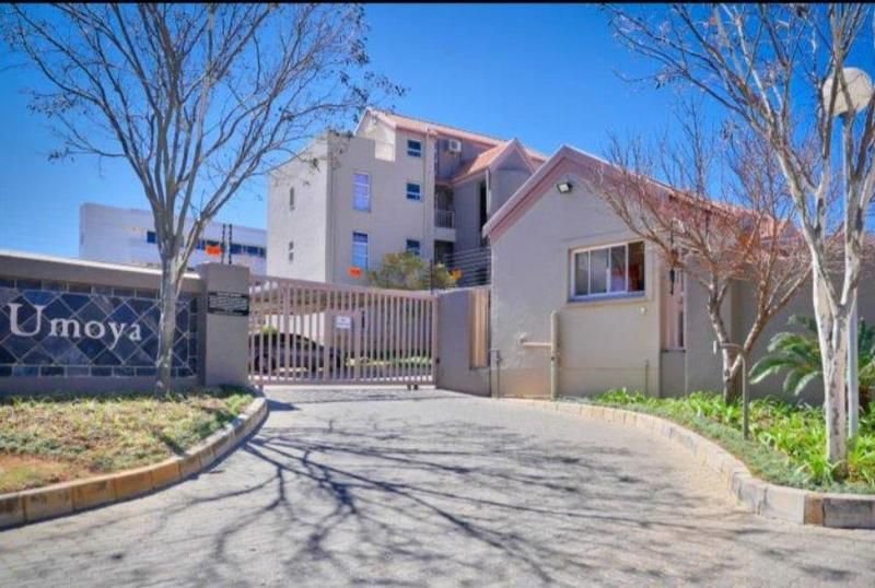 3 bed 3 bathroom loft apartment in Sunninghill, Sandton for sale