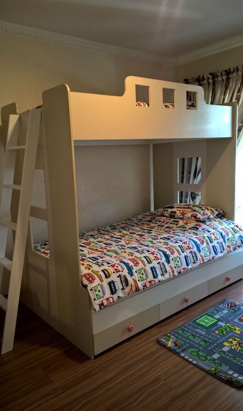 Triple bunk bed with mattresses