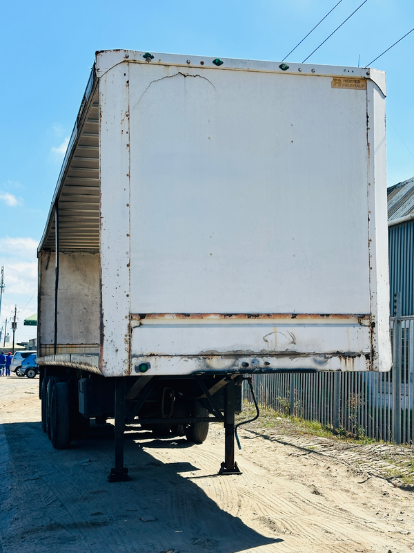 13 METER TAUTLINER  TRI AXALE TRAILER / 2009