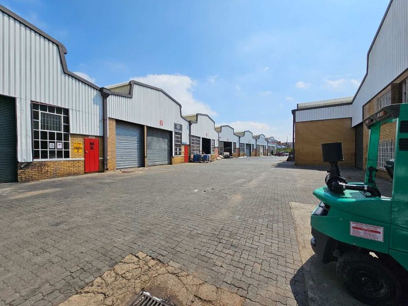 278m² Industrial Park Warehouse with Offices | Jet Park | Boksburg.