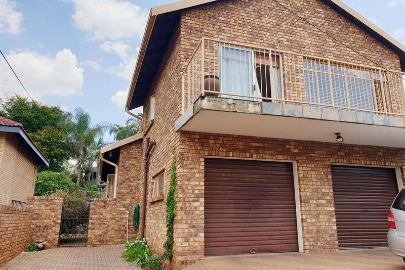 5 Bedroom double storey house with facilitated Pool and Lapa For Sale