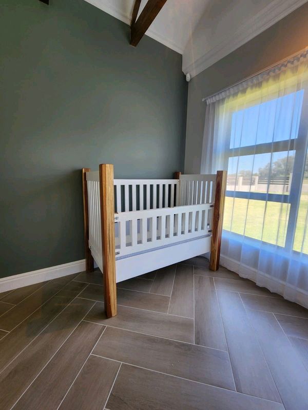 Ou Hout Meubels baby cot