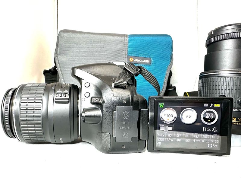 Nikon D5200 DSLR Camera with 2 x Lens and accessories *Nikon D5200 DSLR Body*Nikon 18-55mm DX Lens*N