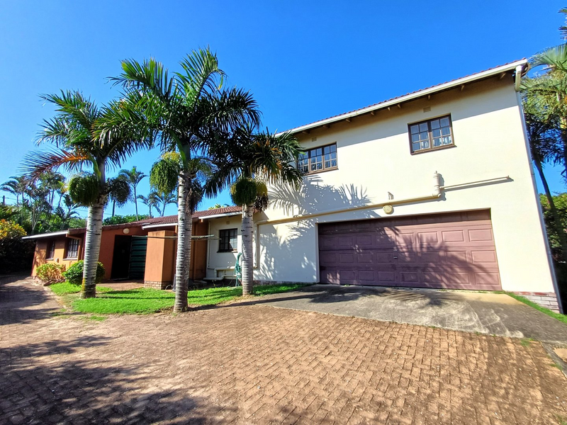 AN IMMACULATE DOUBLE STOREY CLOSE TO THE SEA IN PORT EDWARD