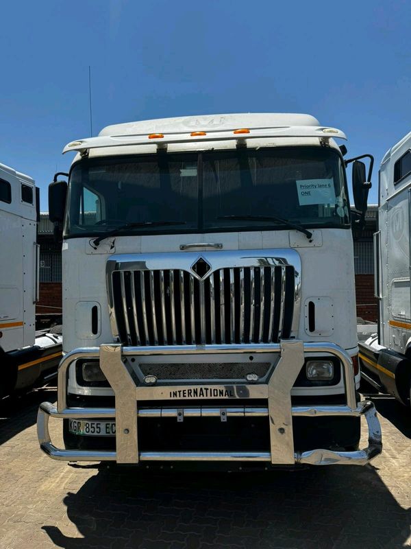 Black November Special! 2012 International 9800i Double Axle Truck - Ready for work!