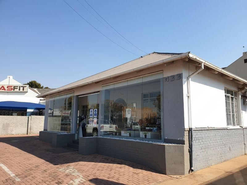 200SQM FREE-STANDING OFFICE SPACE TO LET ON JAN SHOBA STREET IN HATFIELD