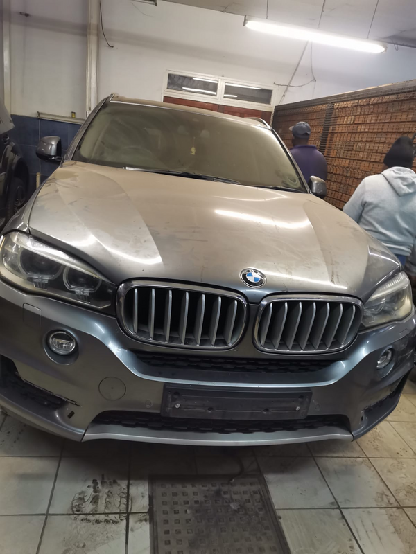 BMW F15 X5 2013 N63 ENGINE,AUTOMATIC TRANSMISSION STRIPPING FOR SPARES
