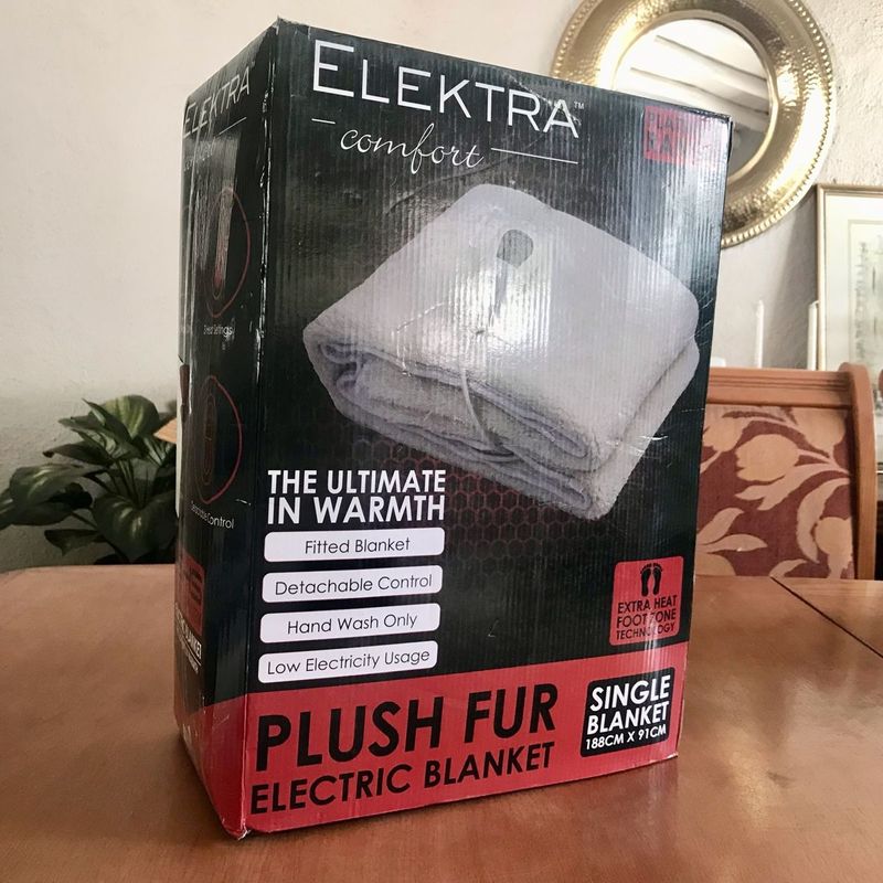 Brand new Elektra Plush Fur Electric Blanket Single - White