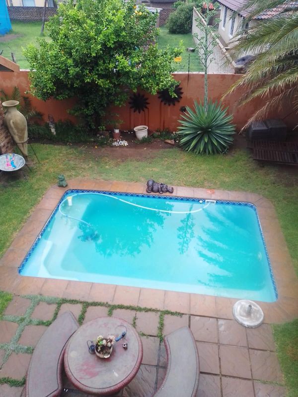 4 Bedroom Home In Riversdale With A Pool