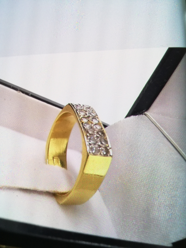 18 carat gold and diamond ring