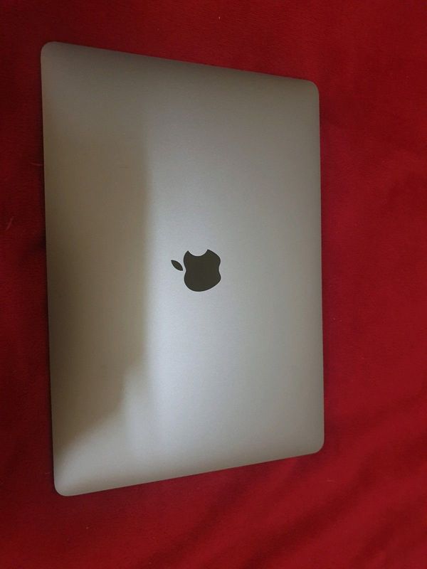 MacBook Pro M1 screen assembly