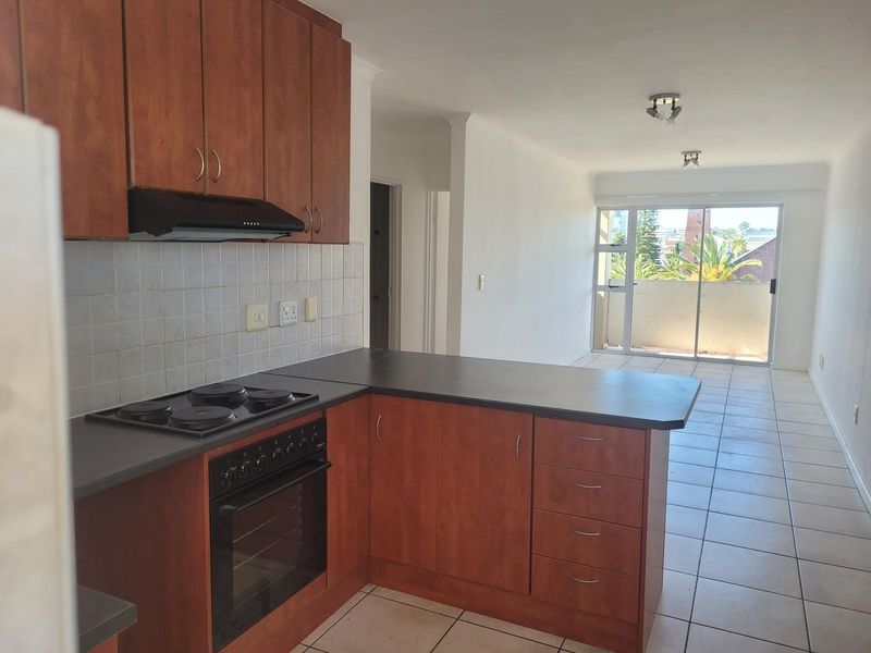 BELLVILLE, 40 Chez Danel - 2 Bedroom apartment with allocated parking bay