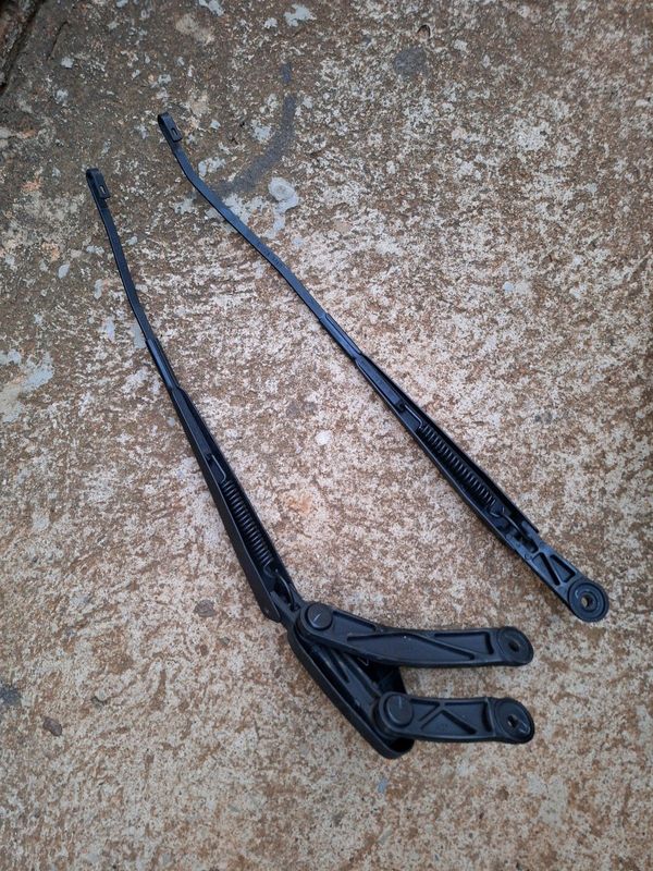 Nissan np200 wiper arms