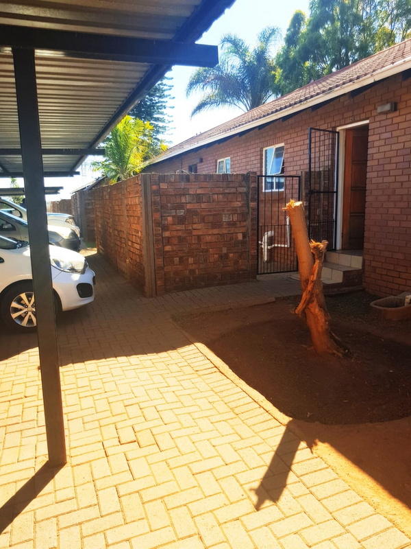 1 bed, 1 bathTownhouse in Orchards, 201 Hulton Road, PTA North