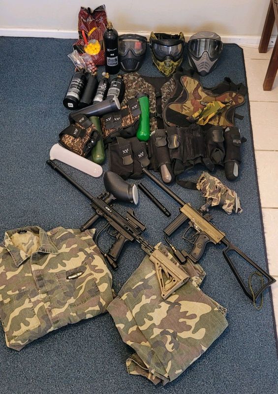 Paintball bundle: 2 Guns and Equipment