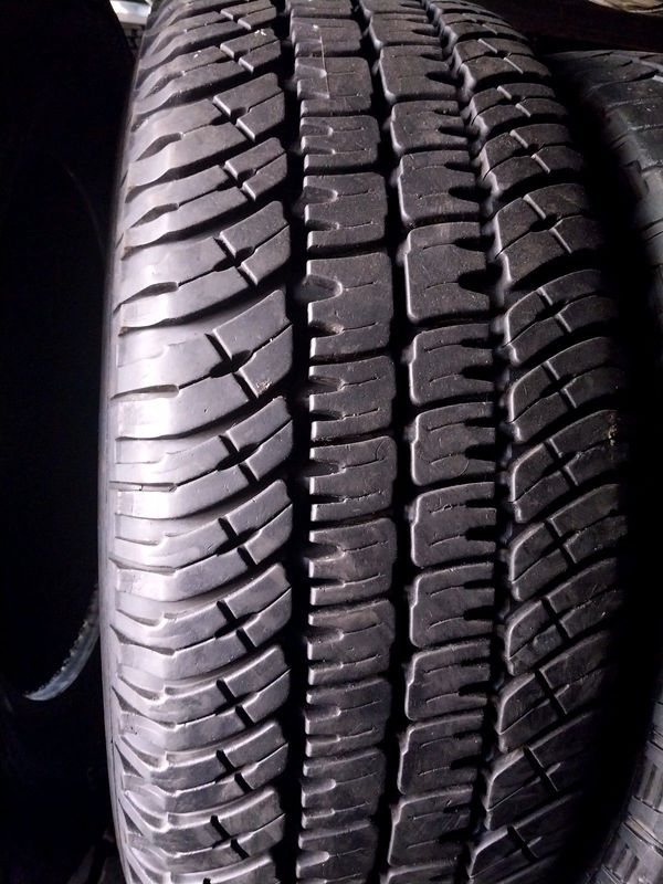 One 265 65 17 Michelin tyre with 90% tread available for sale