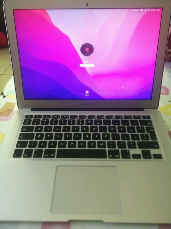 13&#34; MacBook Air 2017, 128gb Ssd, 8gb Ram, Core i5, 6hrs Battery ( Like New Condition )