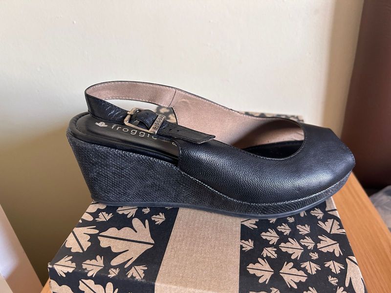 Ladies size 8 shoes